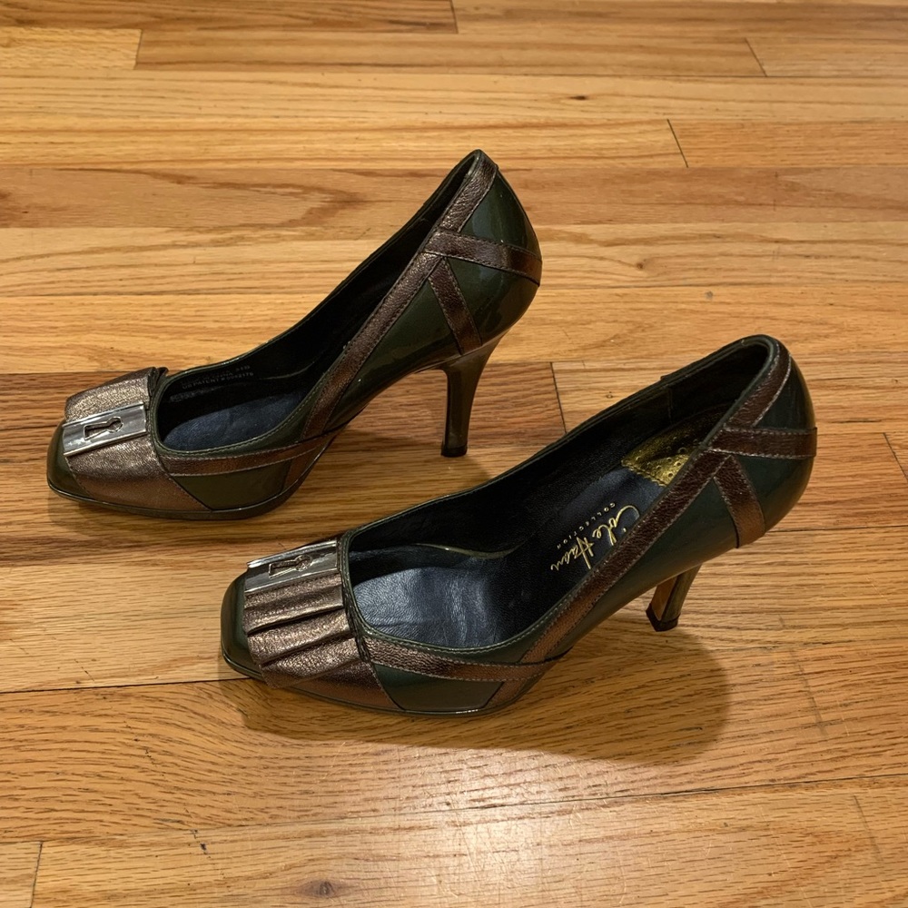 Women’s Cole Haan Collection ( size5.5B) Color Green and Brown Gold